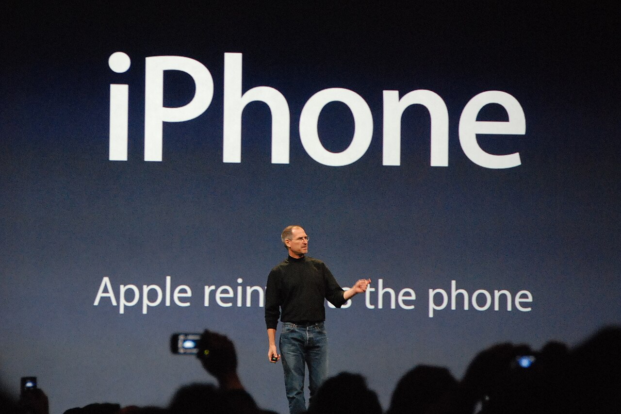 Steve Jobs Presents iPhone 2007